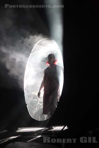 RAMMSTEIN - 2009-12-09 - PARIS - Bercy - 